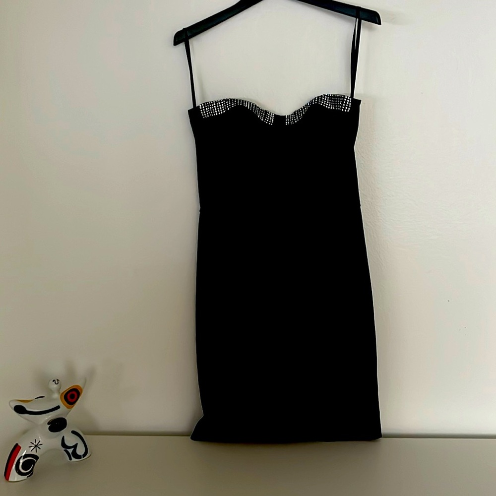 Beautiful mini ,silk cocktail dress by Jill Stewart size 2, very elegant